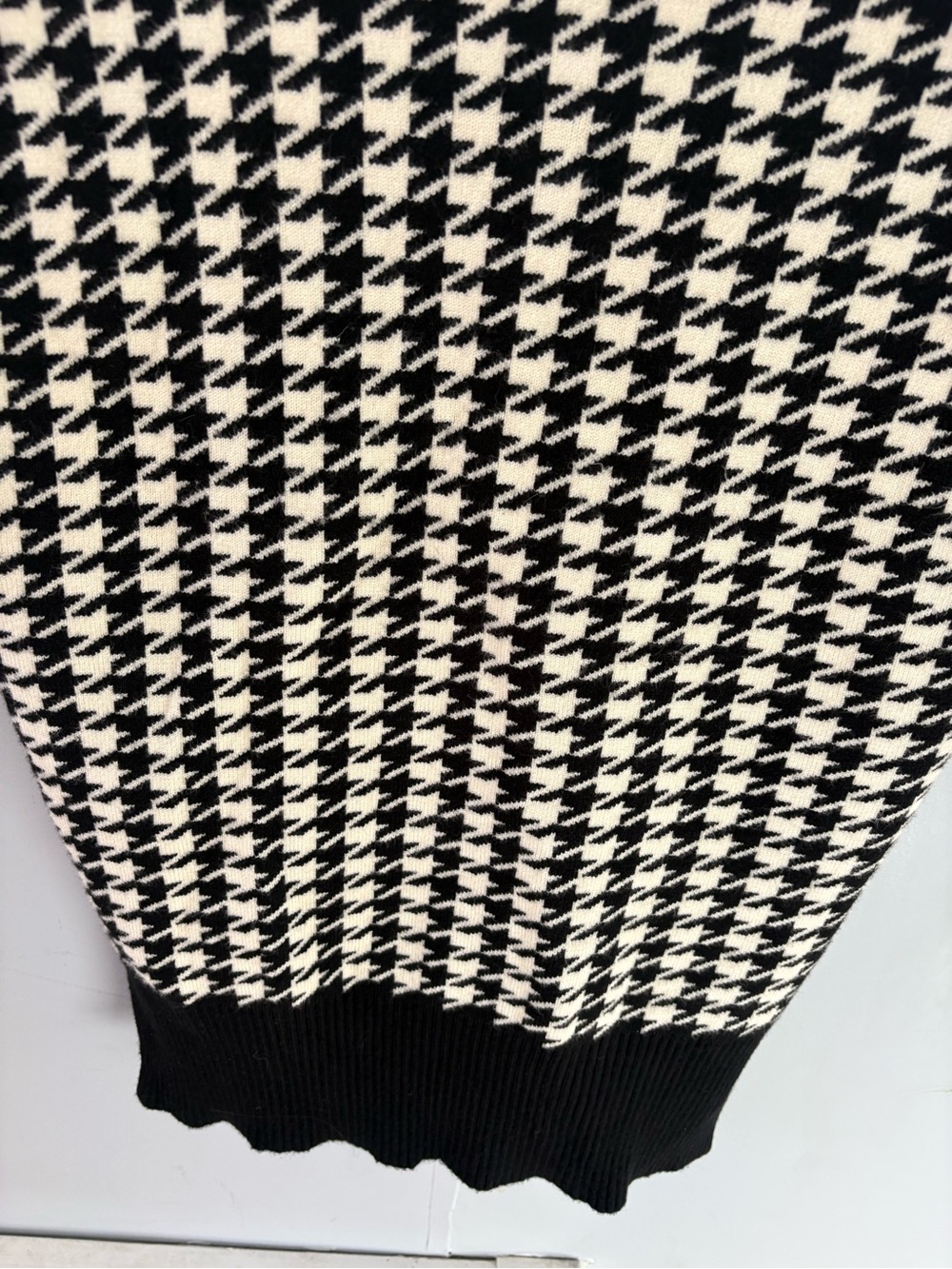 Black & White Houndstooth V-Neck Sweater Vest - Picture 5 of 7